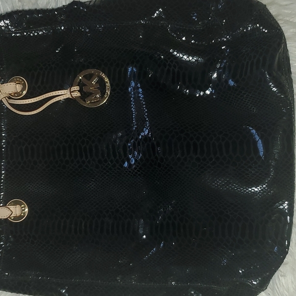 Michael Kors Black Snake Skin Tote | Gold Hardware | Shoulder Bag | OS - Picture 2 of 7